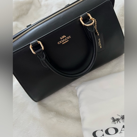 Coach - Picture 2 of 7